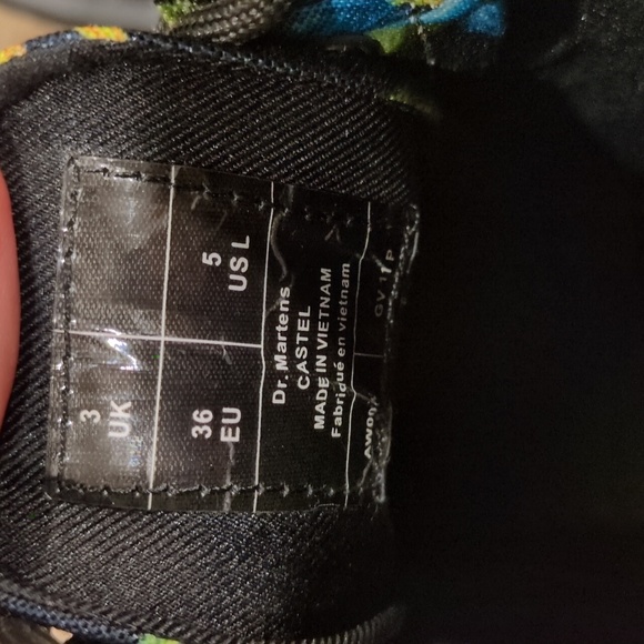 πππΈβ‘οΈDr. Martens Castel Black Boots with Floral Design Women's size 5πππΈβ‘οΈ - Picture 9 of 10